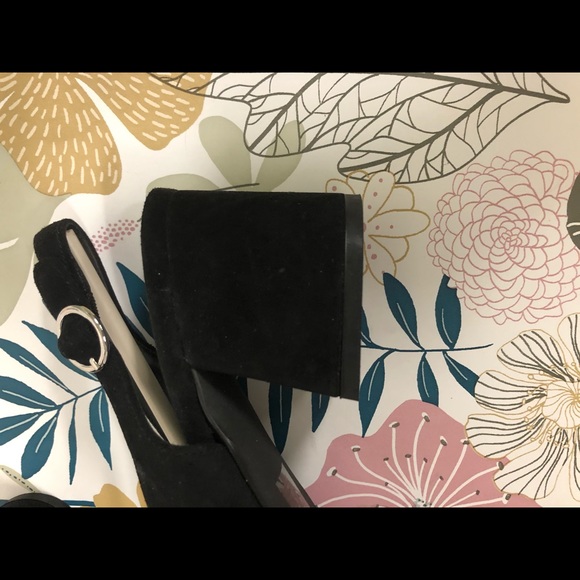 Black Heels - Picture 4 of 4